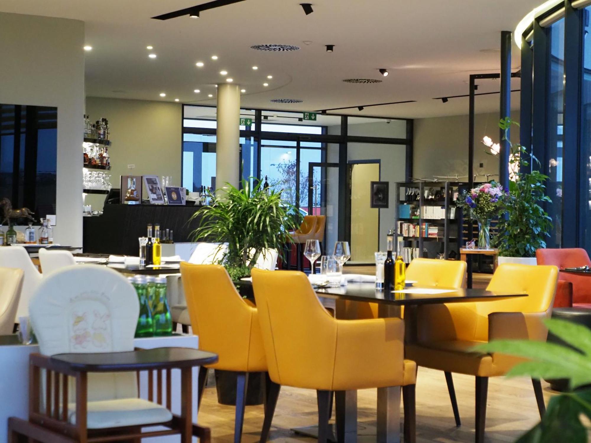 MG Restaurace/Luxury Apartments Mladá Boleslav Extérieur photo
