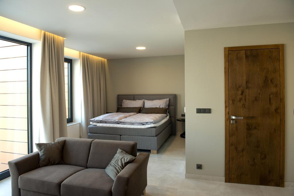MG Restaurace/Luxury Apartments Mladá Boleslav Extérieur photo