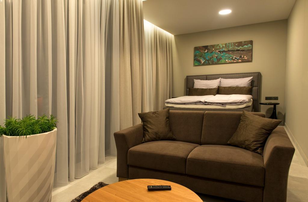 MG Restaurace/Luxury Apartments Mladá Boleslav Extérieur photo