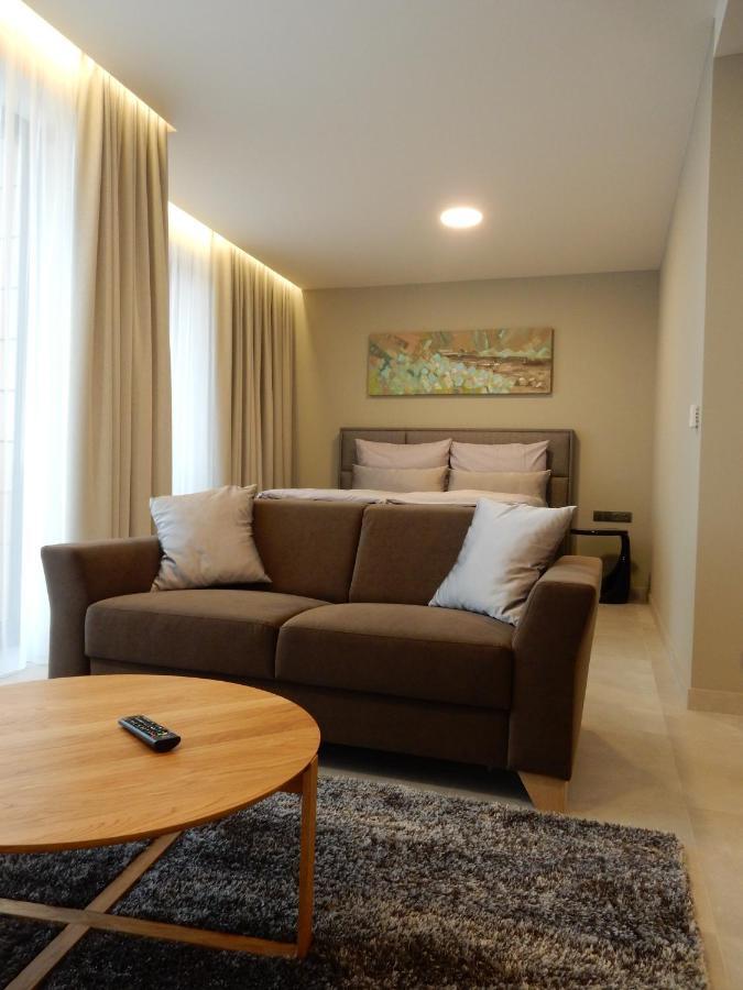 MG Restaurace/Luxury Apartments Mladá Boleslav Extérieur photo