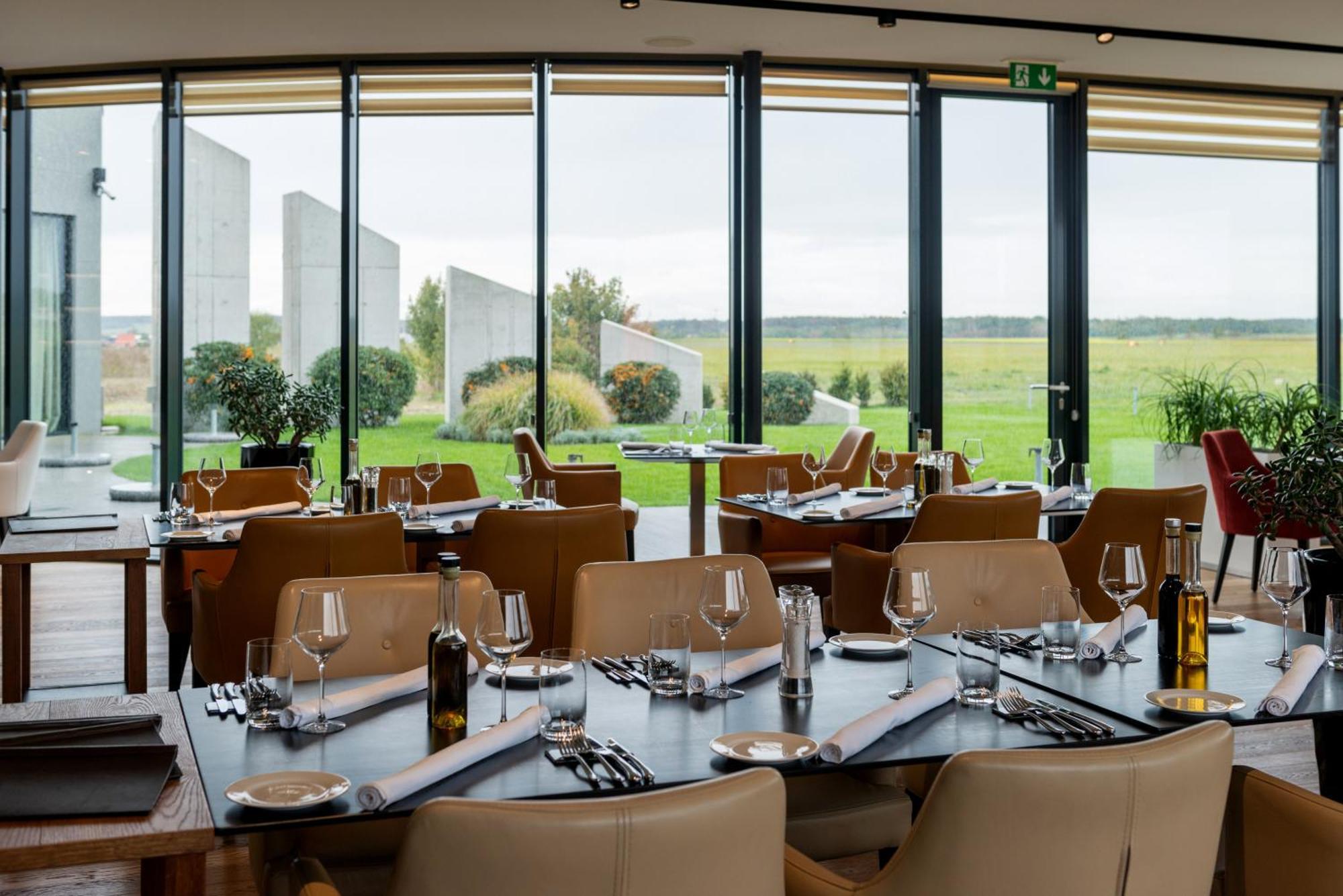 MG Restaurace/Luxury Apartments Mladá Boleslav Extérieur photo